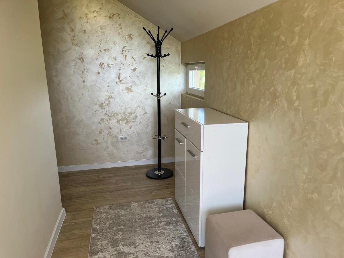 Apartment Helena Airport Podgorica Bagian luar foto