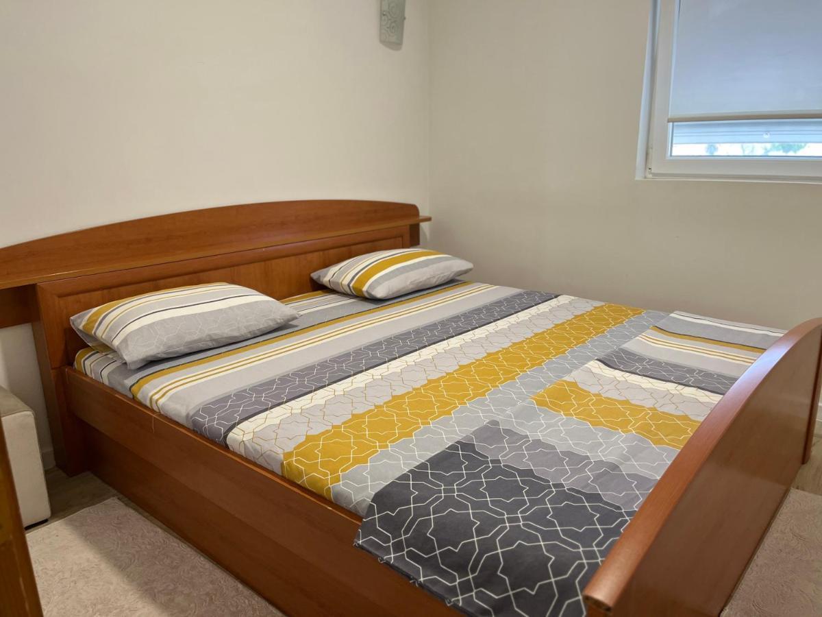 Apartment Helena Airport Podgorica Bagian luar foto