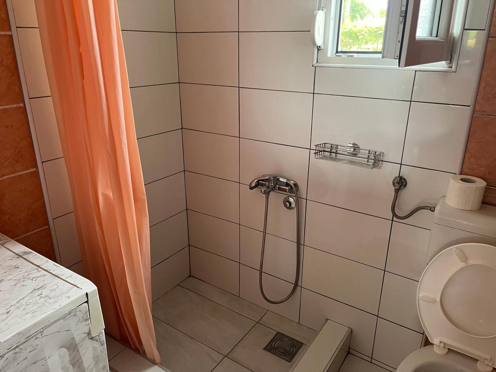 Apartment Helena Airport Podgorica Bagian luar foto