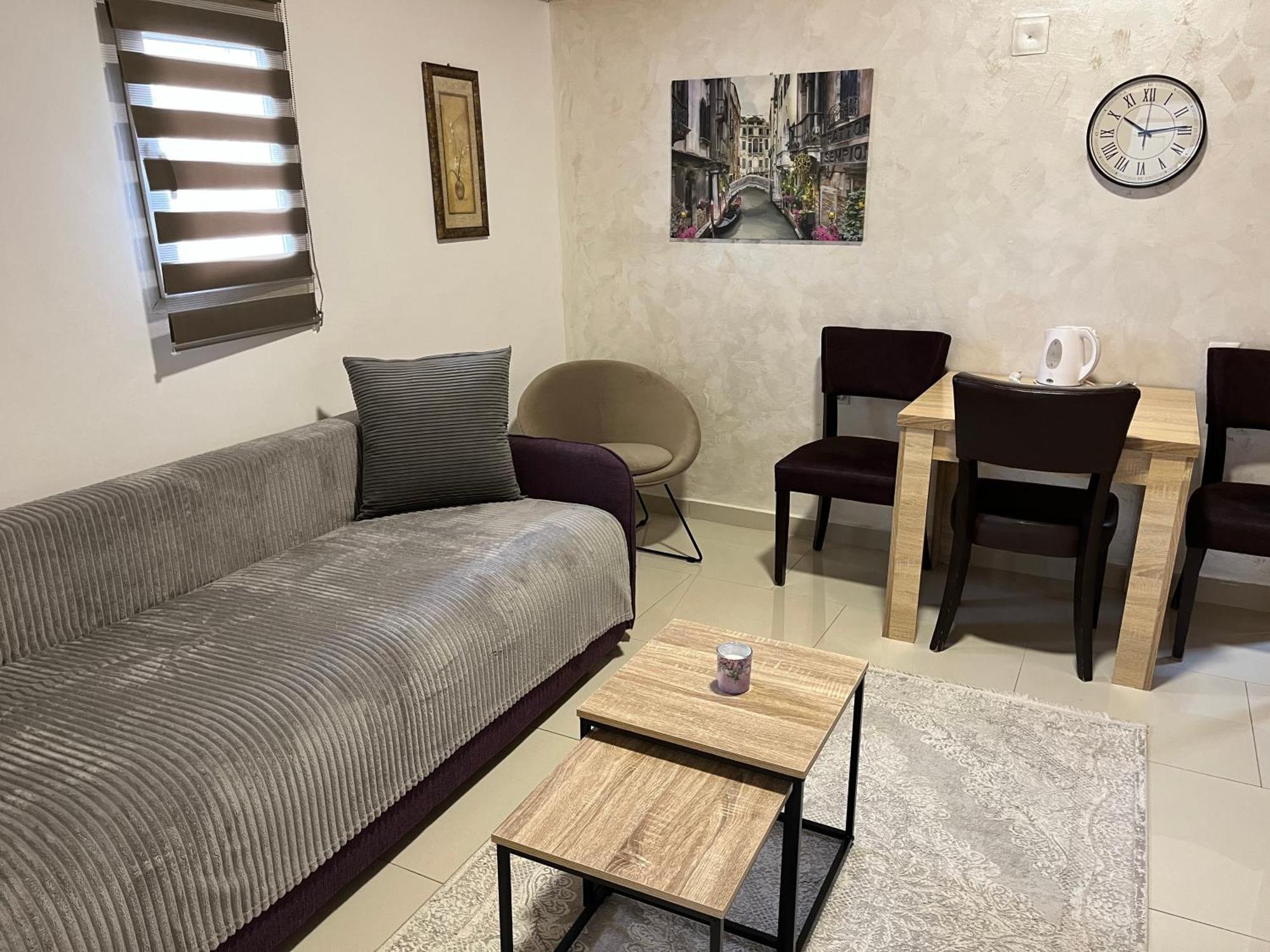 Apartment Helena Airport Podgorica Bagian luar foto